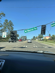 Damaged traffic signals in Augusta, Georgia after Hurricane Helene.webp