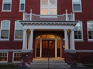 Entrance to Roger Williams Hall, Bates College