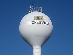 Floresville water tower