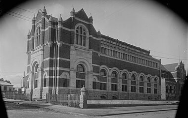 Hackett Hall public library WA 1913 (cropped)