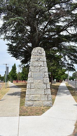 Kyneton Major Mitchell Monument 001