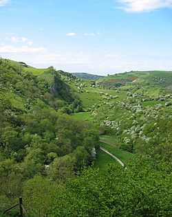 Manifold valley (from Thors Cave).jpg