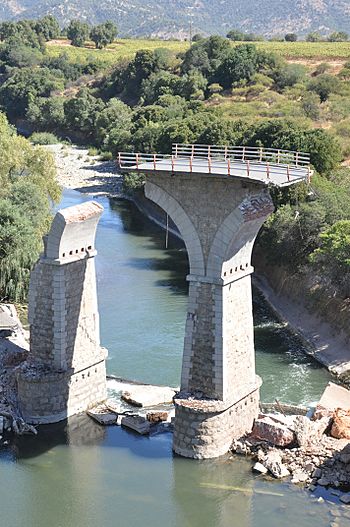 Puente talca, Chile.jpg