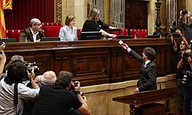 Puigdemont voting for DUI (2017-10-27)