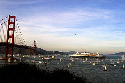 RMS Queen Mary 2 in san francisco bay