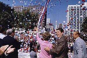 Ronald Reagan campaigning with Nancy Reagan in Columbia, South Carolina