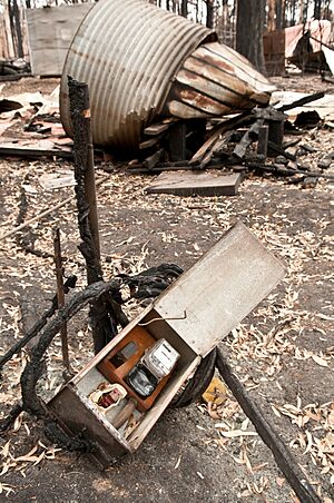 CSIRO ScienceImage 10347 Remains of a destroyed property at Kinglake after the Black Saturday bushfires
