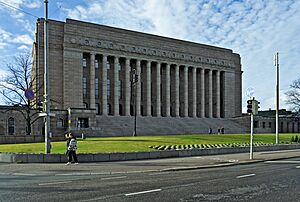 Eduskuntatalo 20211025.jpg