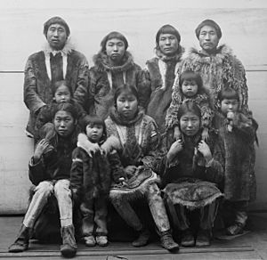 Eskimo group - NARA - 523819