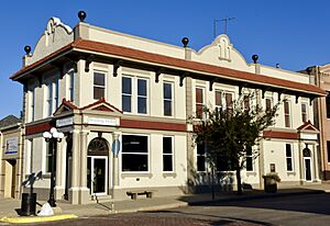 German Bank Building of Walnut