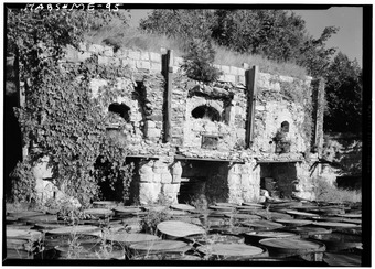 Historic American Buildings Survey Cervin Robinson, Photographer July 1960 GENERAL VIEW FROM THE SOUTHWEST - H.L. Shepard Company Lime Kiln, Northeast bank of Rockport Harbor, HABS ME,7-ROCPO,2-1.tif