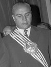 Jorge Pacheco Areco con la banda presidencial en 1972 (cropped).tif