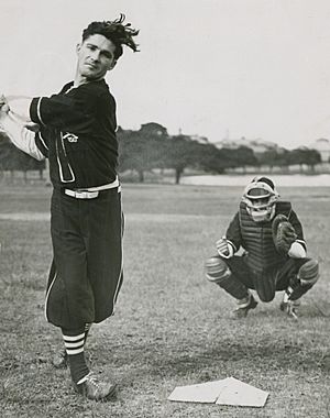 Neil Harvey batting 1950