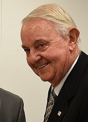 Prof Bob Elliott (cropped)