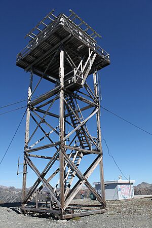 Slate Peak fire lookout tower