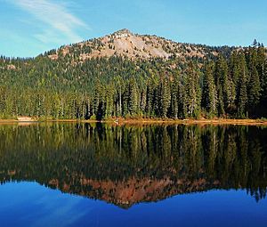 Tahtlum Peak refected in Dewey Lake