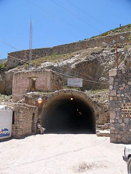 Tunnel to real catorce