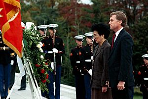 Vice President Dan Quayle and President Corizon Aquino of the Philippines participate in the Veterans' Day Service at Arlington National Cemetery, 10 Nov 89