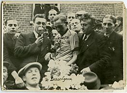Zegevierende Briek Schotte, Kampioenschap van Vlaanderen 1941, Desselgem (collectie KOERS. Museum van de Wielersport)