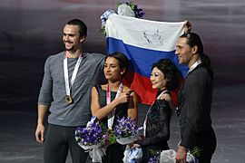 2015 Grand Prix of Figure Skating Final Pair skating medal ceremonie IMG 8700