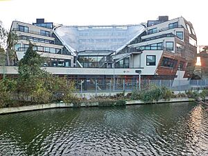 Bridge Academy - geograph.org.uk - 4746927