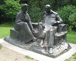 Chartwell, Churchills' statue