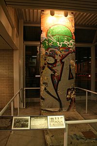 Chicago - Berlin Wall Night.jpg