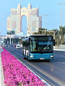 Colectivo de transporte público en Abu Dabi.