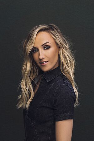 Headshots 04 4.jpg
