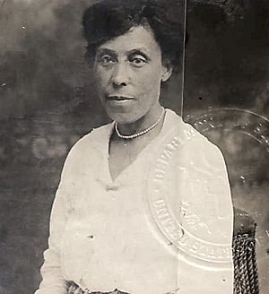 Ida Alexander Gibbs Hunt U.S. Passport Application Photo, 1918
