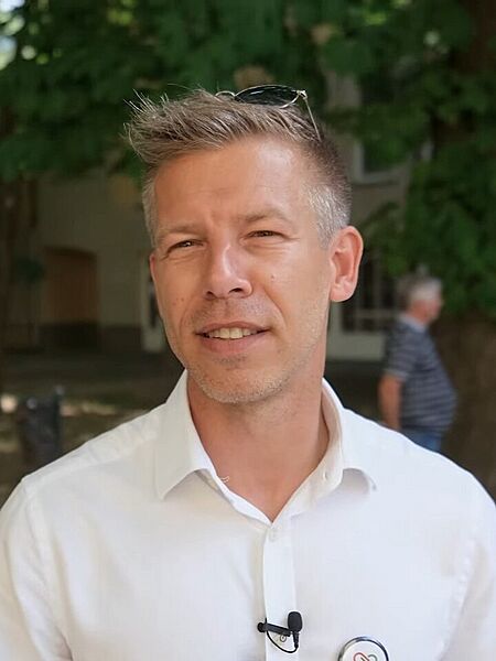 Magyar Péter (cropped)