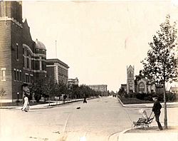 Metropolitan Methodist and Knox Metropolitan on Lorne Street and Victoria Avenue Regina 1911