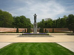 Monumento a Jacinto Benavente (Madrid) 03