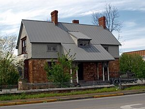 Noble Cottage April 2014 3