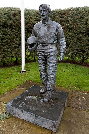 Roger Williamson statue Donington Park.jpg