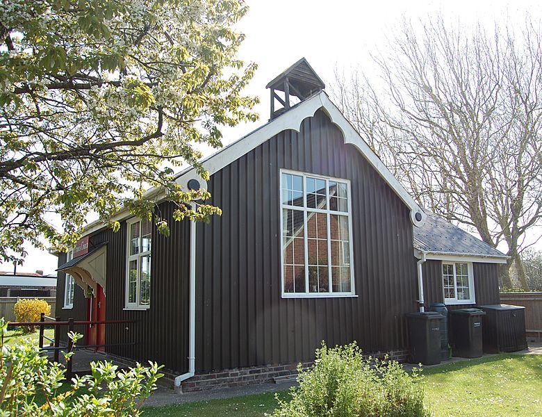 St Francis' Church, Clayhall Road, Clayhall, Gosport (April 2019) (6)