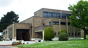 St Michael's Church, Hayling Rise, High Salvington (May 2013) (1)