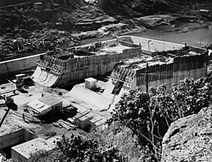 StateLibQld 1 190575 Somerset Dam during construction, July 1938