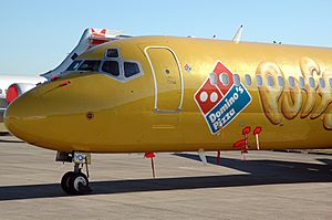 VH-YQH Boeing 717-231 Jetstar 'Domino's Pizza Puffection' logo-jet (7341218546)