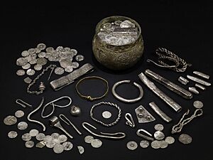 Vale of York Hoard 7549067054 c6b946d488 o.jpg