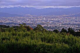 Vista del Valle Central desde las montañas de Heredia.jpg