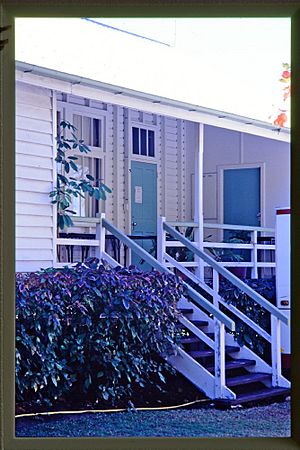 Entrance to Block B, Gladstone Central State School (1999)