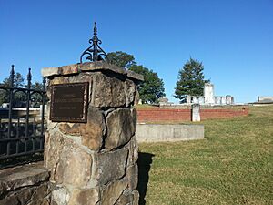 Entrance to Cumming Cemetery
