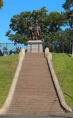 Goethe-Schiller Monument - Syracuse - Approach
