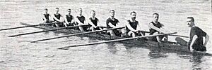 Le 'Huit' seniors du Club Nautique de Lyon, en février 1900, G. à D. Perrin, Soubeyran, Mabire, Mauthon, Wegelin, Lumpp, A. Jambon, et Aublanc