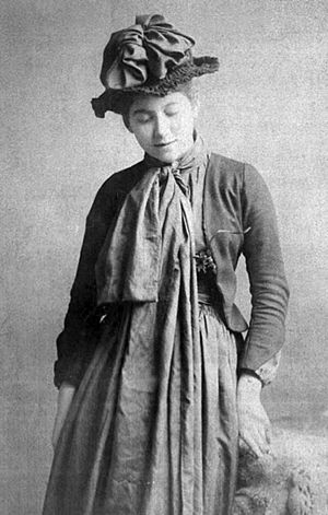 Mabel Dearmer died 1915.jpg