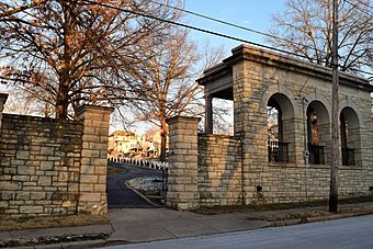 Miller Street entrance, Jefferson City National Cemetery.jpg