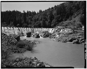OVERALL VIEW SHOWING FACE OF CONCRETE GRAVITY DAM AND FISH LADDER, LOOKING SOUTHWEST (UPSTREAM) FROM SNORE OPPOSITE FISH LADDER - Van Arsdale Dam, South Fork of Eel River, Ukiah, HAER CAL,23-UKI.V,1-1.tif