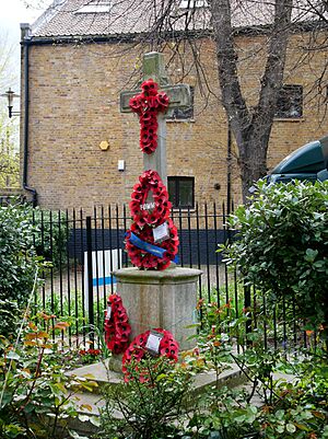 Rotherhithe War Memorial (01)