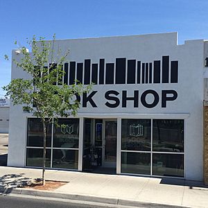 Storefront of the Writer's Block Bookshop, May 2015.jpg